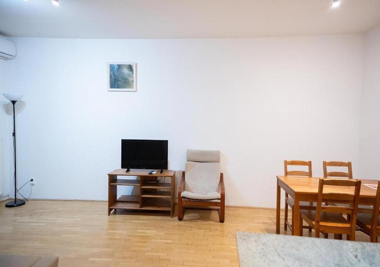 Vincent 2 Apartment *